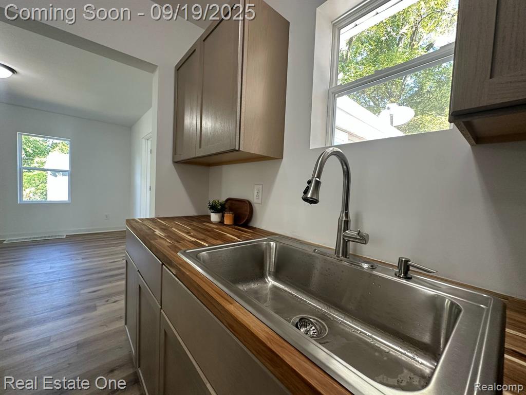 6089 Lapeer Road, Burton, MI 48509 — Photo 13