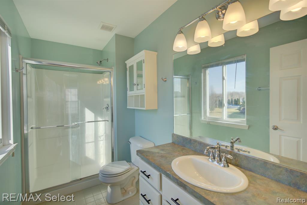 8056 LARK Lane, Grand Blanc, MI 48439 — Photo 32