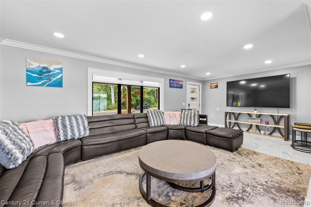 4255 Lakewood Drive, Waterford, MI 48329 — Photo 6