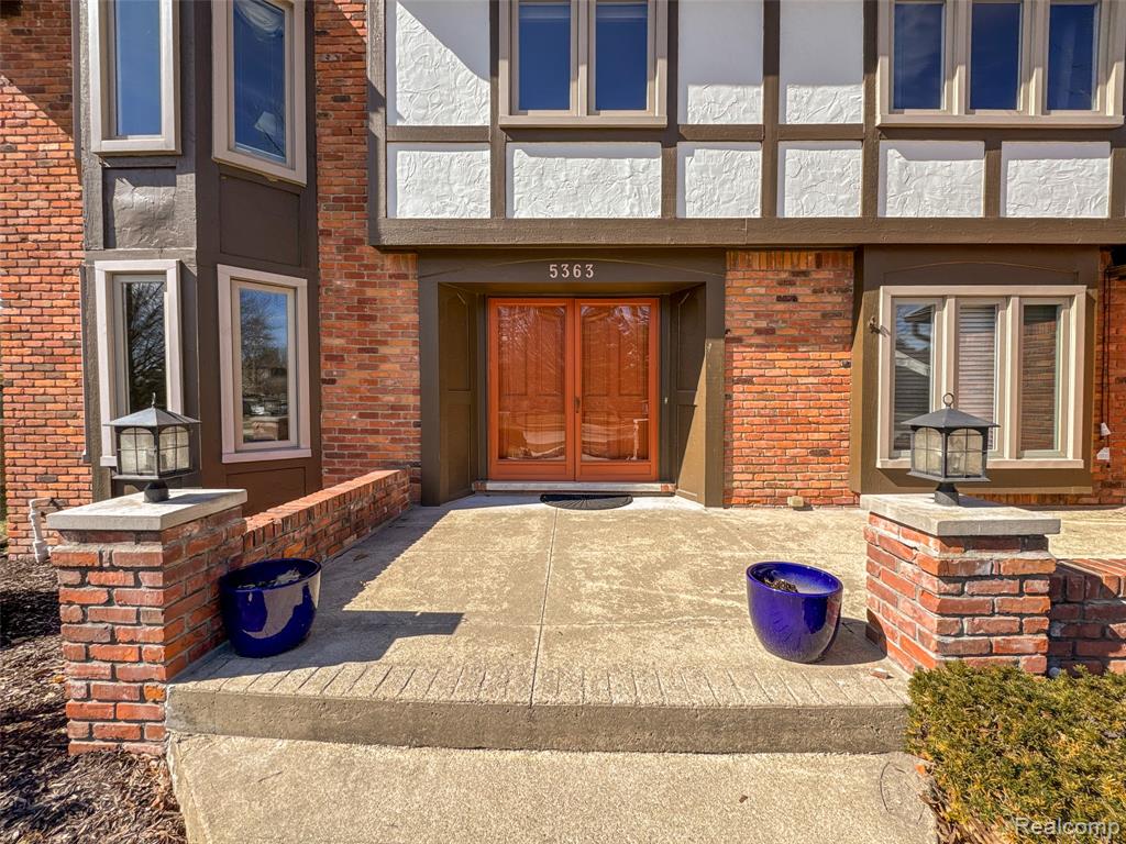 5363 Clearview Drive, Troy, MI 48098 — Photo 5