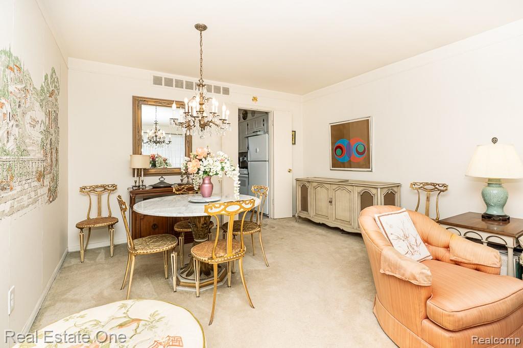409 Fox Hills Drive N, 95, Bloomfield Hills, MI 48304 — Photo 8