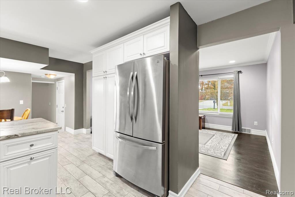 52048 Brentwood Drive, Shelby Twp, MI 48316 — Photo 25