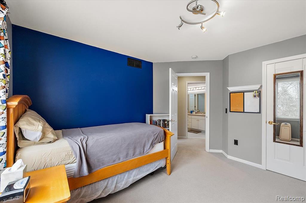 7108 Branford Court, West Bloomfield, MI — Photo 41