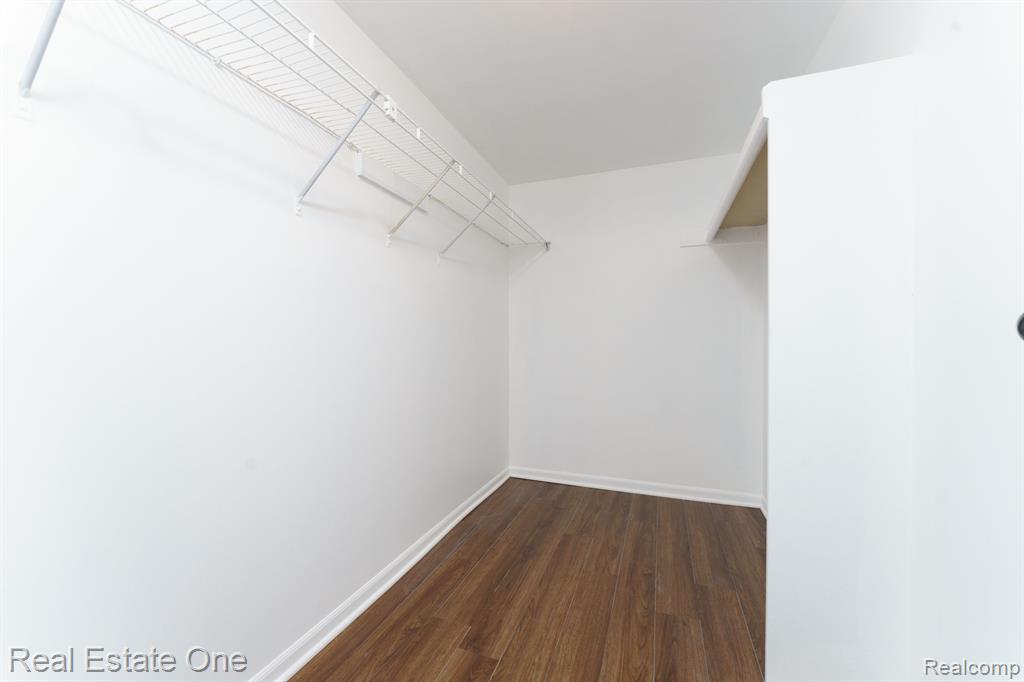 61121 GREENWOOD Drive, South Lyon, MI 48178 — Photo 15