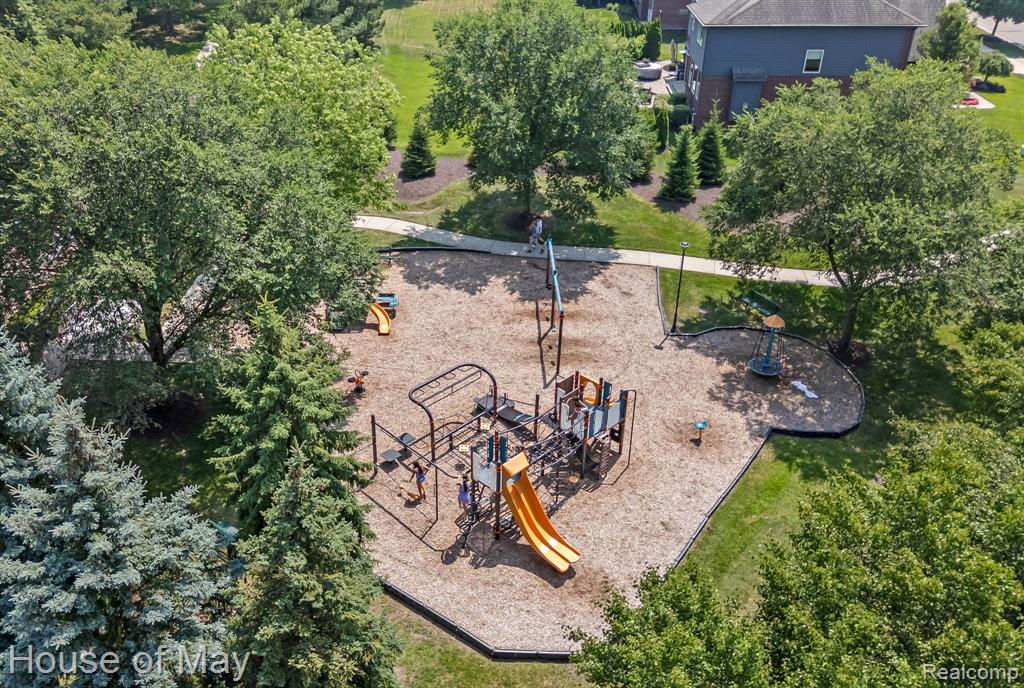 6066 Strawberry Circle, Commerce Twp, MI 48382 — Photo 46