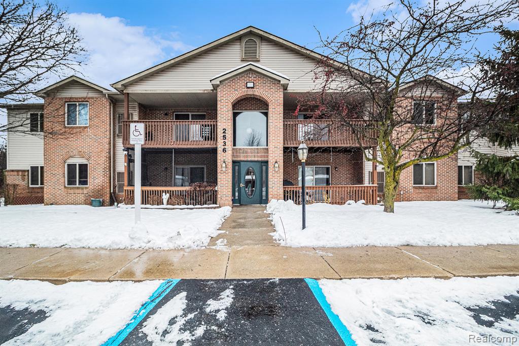 2536 Eagles Circle, 8, Ypsilanti, MI 48197 — Photo 2