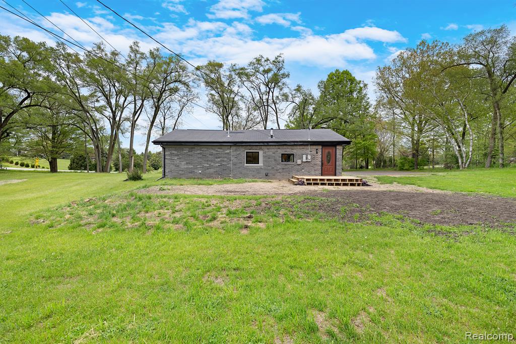 8760 HYNE Road, Brighton, MI 48114 — Photo 17