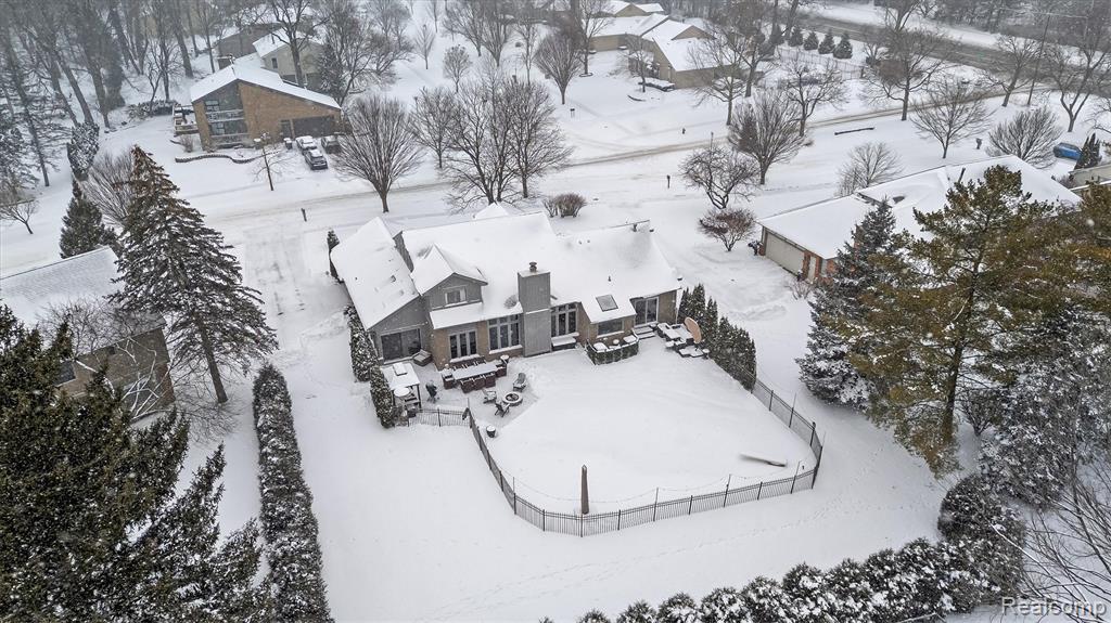 4926 Oak River Drive, Troy, MI 48098 — Photo 43
