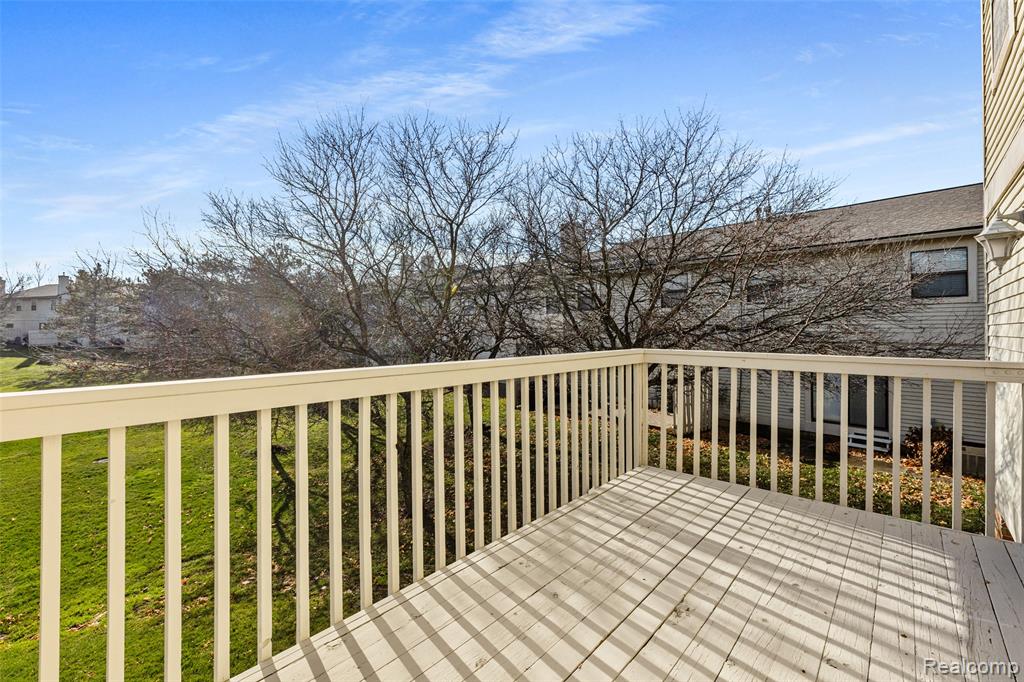 5611 DRAKE HOLLOW Drive W, West Bloomfield, MI — Photo 11
