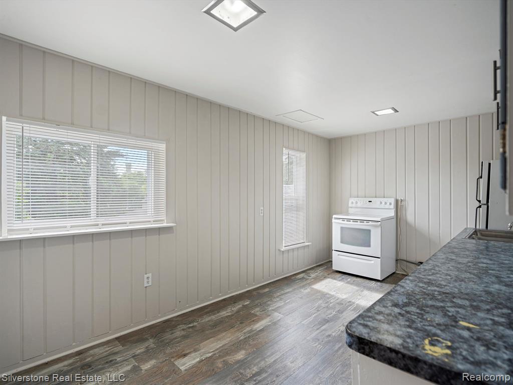44720 DAVIS Drive, Utica, MI 48317 — Photo 16