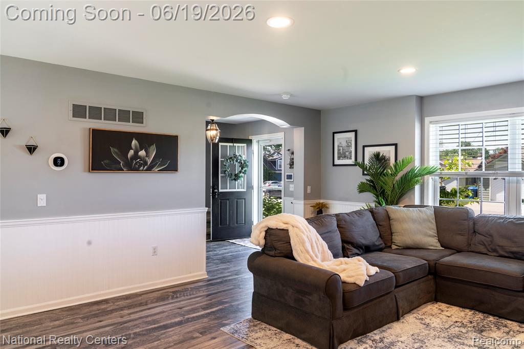 8423 Cascade Street, Commerce Twp, MI 48382 — Photo 5