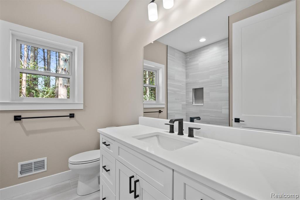 3743 KERRIEL Court, Commerce Twp, MI 48382 — Photo 21