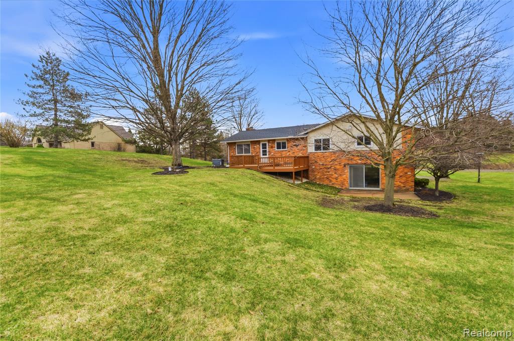 116 Whims Lane, Rochester, MI 48306 — Photo 32