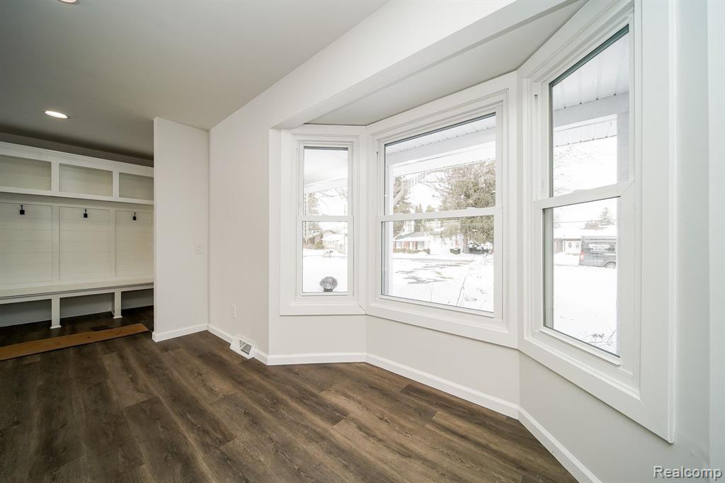 6522 ELLINWOOD Drive, White Lake, MI 48383 — Photo 12
