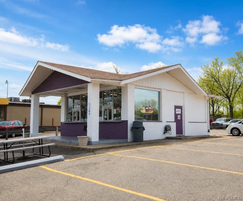 11320 S Saginaw Street, Grand Blanc, MI 48439