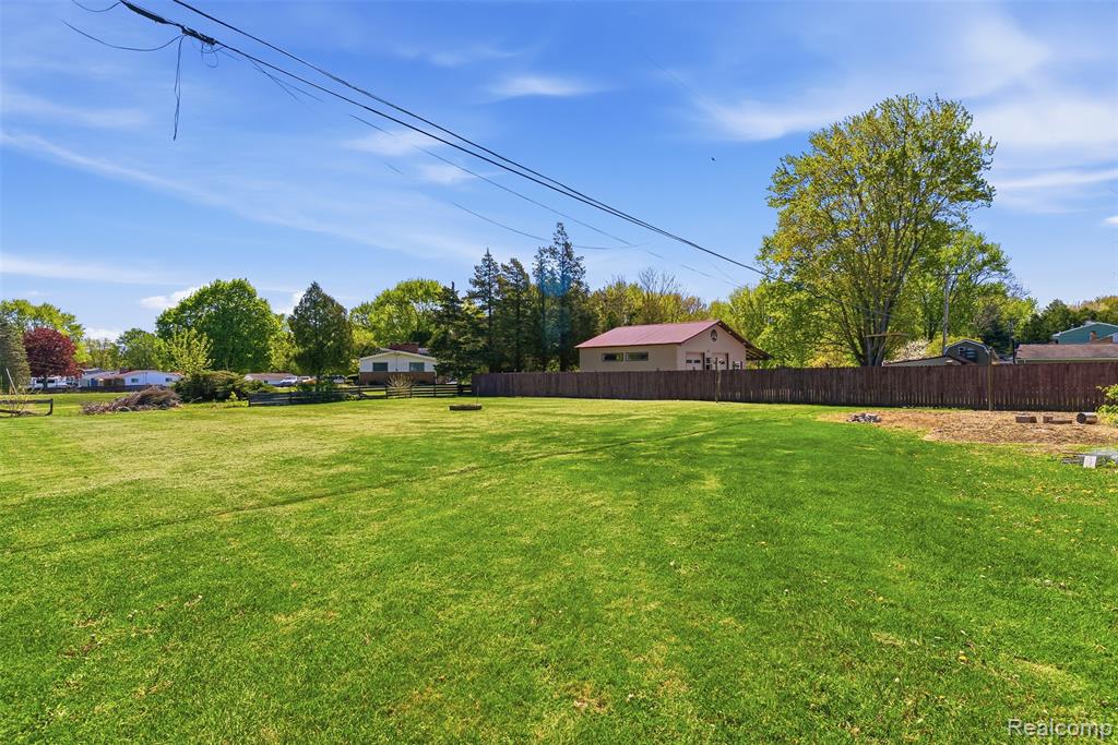 7230 N Center Road, Mount Morris, MI 48458 — Photo 32