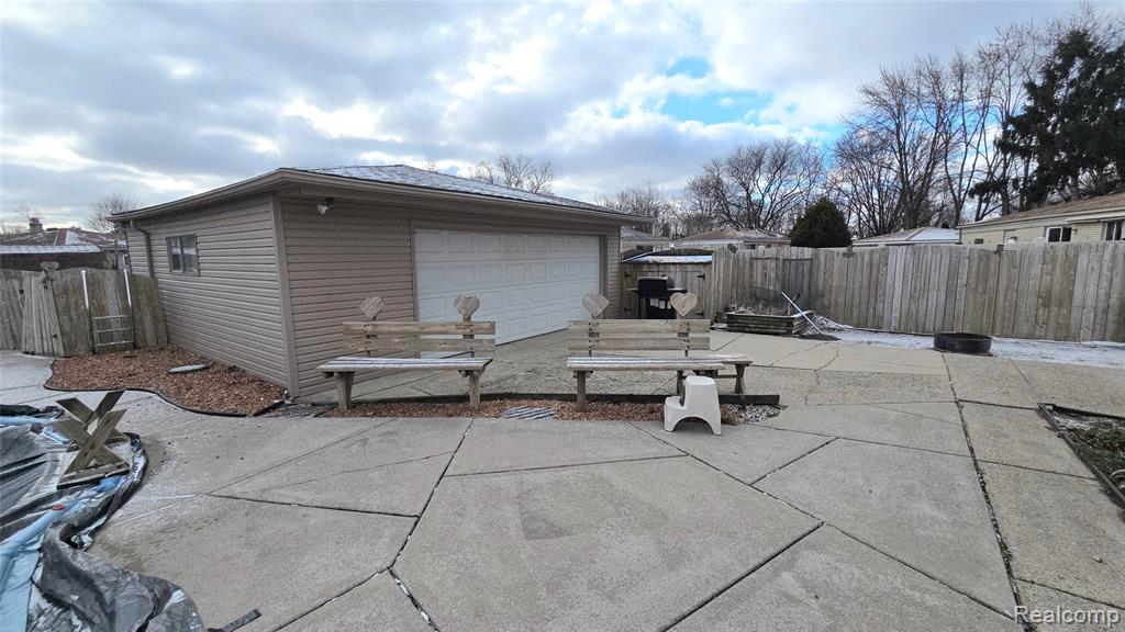41174 Bernard Drive, Sterling Heights, MI 48313 — Photo 42