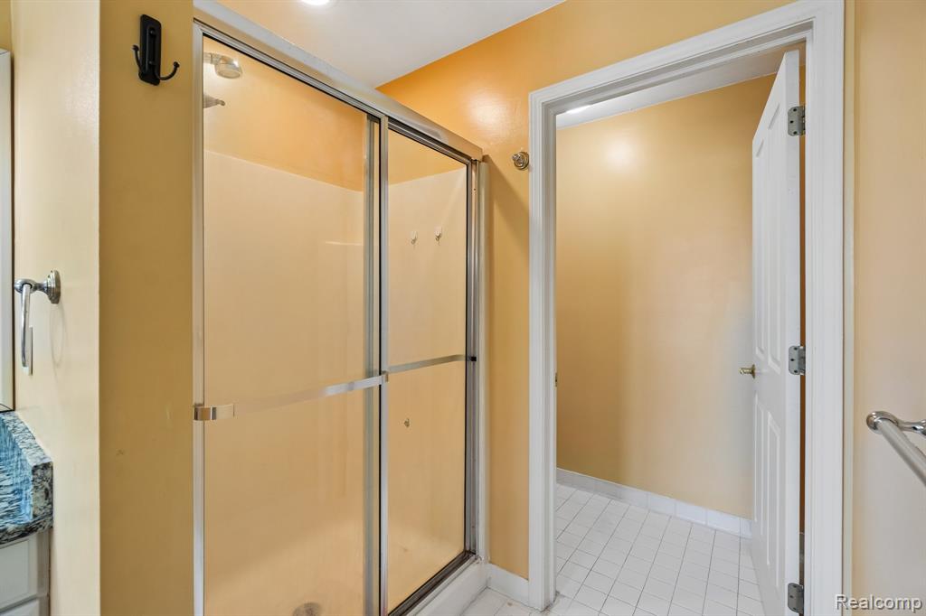 45896 Lathum Drive, Novi, MI — Photo 28