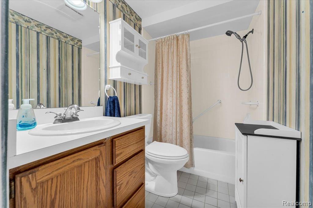 54 MAPLEGROVE Drive, 2, Clawson, MI — Photo 12