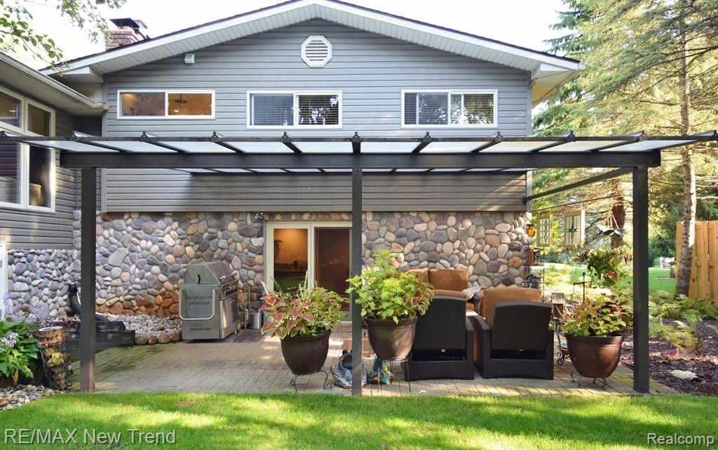 5939 DARB LAKE Drive, West Bloomfield, MI 48324 — front exterior