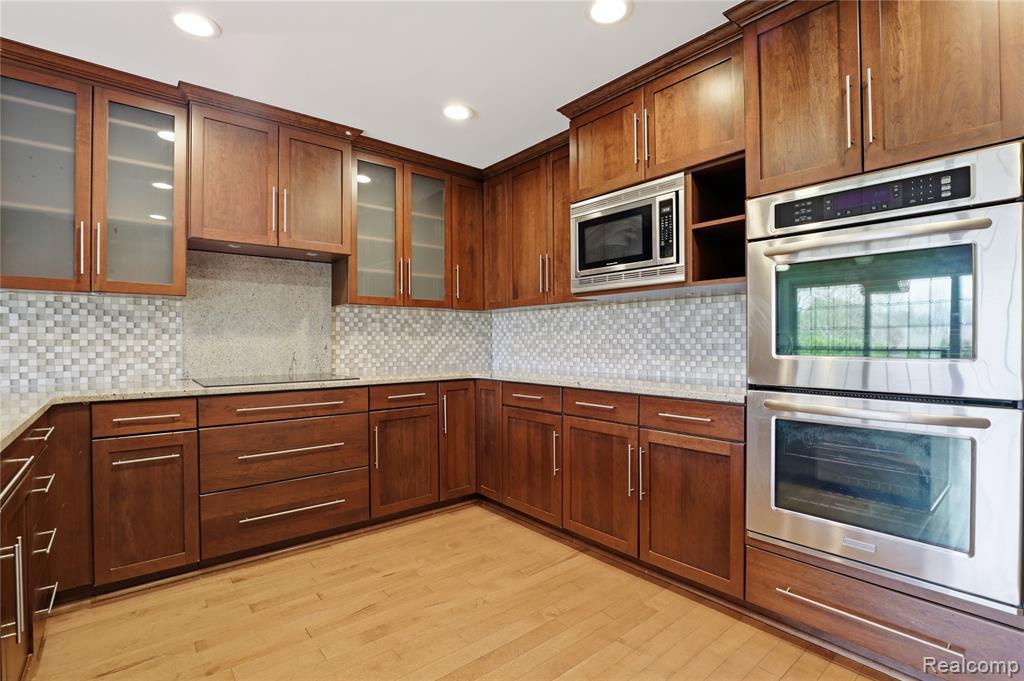 2084 Wabeek Hill Court, Bloomfield Hills, MI 48302 — Photo 23