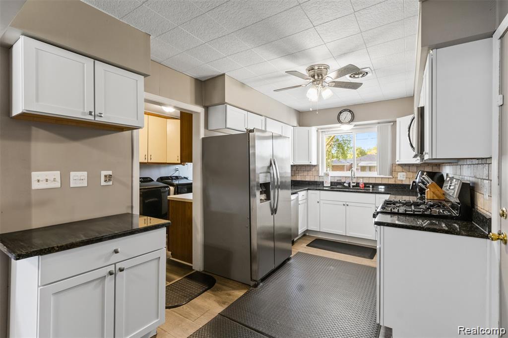 17037 Stricker Avenue, Eastpointe, MI 48021 — Photo 11