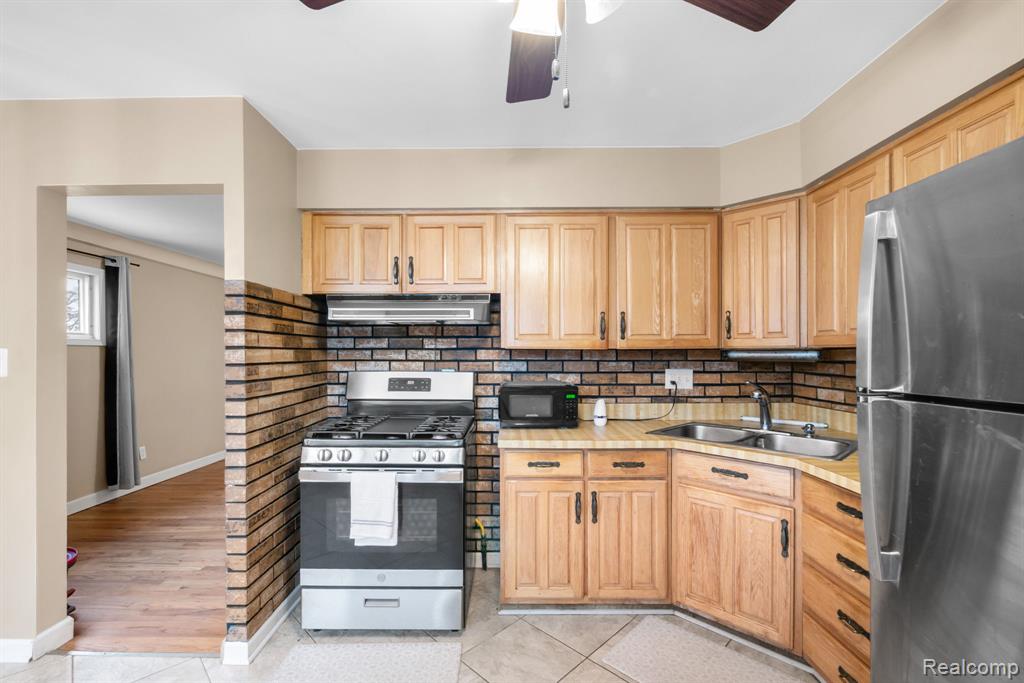 6842 Bison Street, Westland, MI — Photo 9