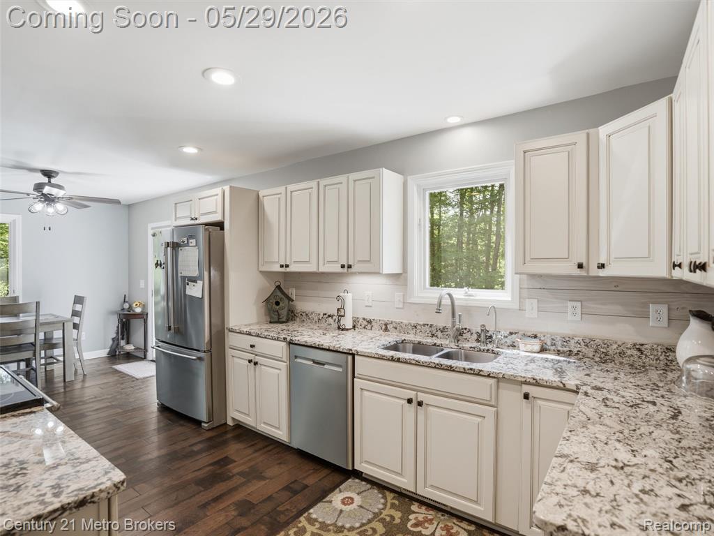 11447 N Latson Road, Linden, MI 48451 — Photo 13