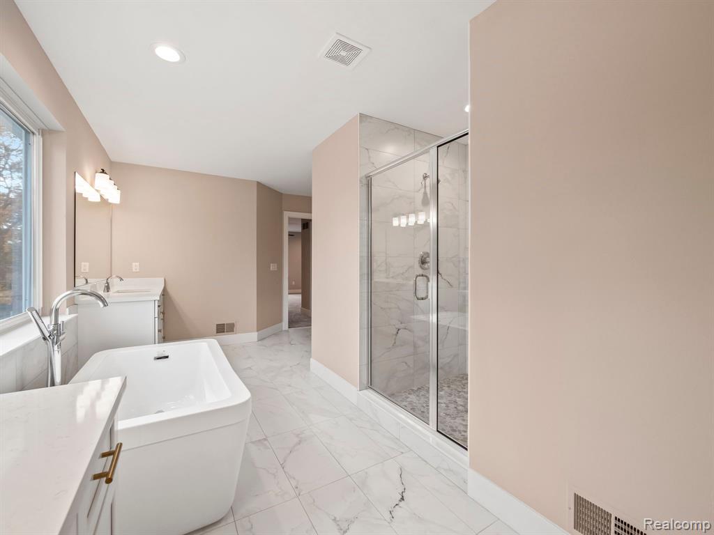 929 KIMBERLY Court, Troy, MI 48098 — Photo 19