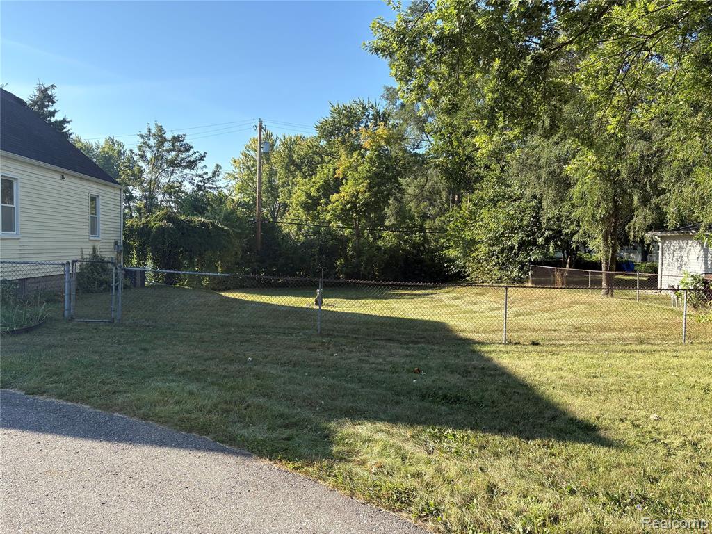 6215 Williams Lake Road, Waterford, MI 48329 — Photo 3
