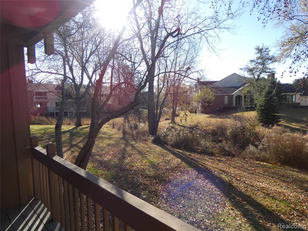 7122 Pebble Park Drive, West Bloomfield, MI — Photo 32