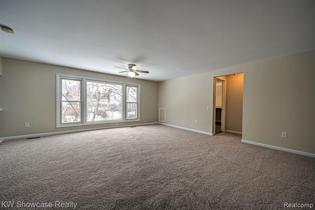 4238 STILL MEADOW Lane, West Bloomfield, MI 48323 — Photo 32