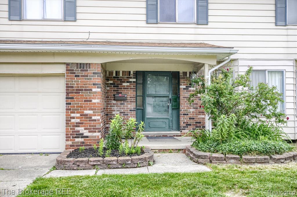 732 E Grand Blanc Road, Grand Blanc, MI 48439 — Photo 2