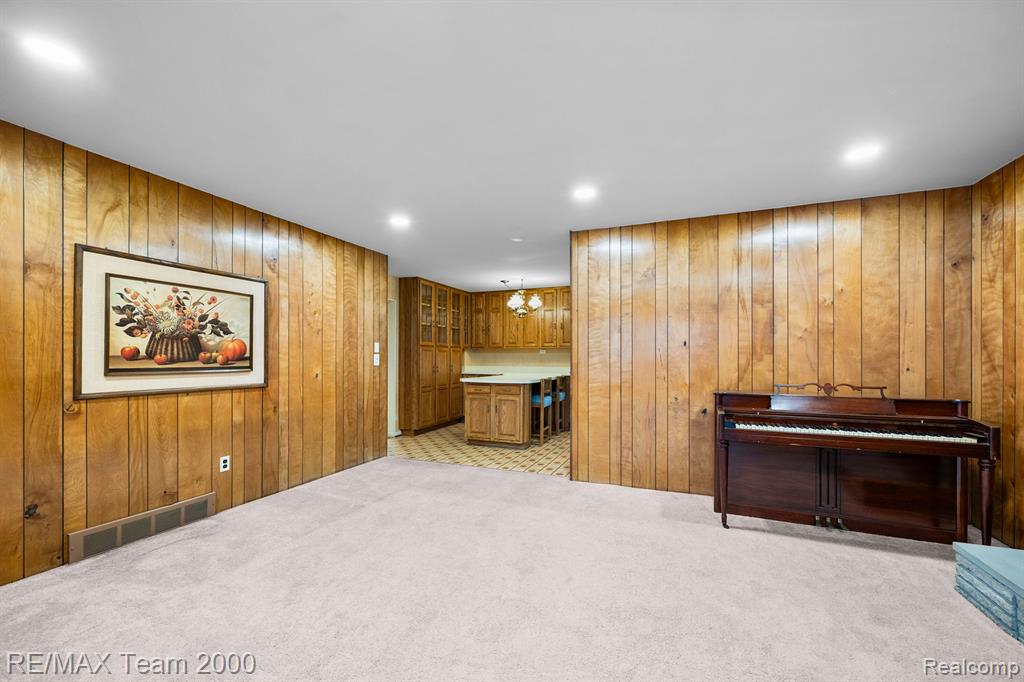 625 CENTRALIA Street, Dearborn Heights, MI 48127 — Photo 24