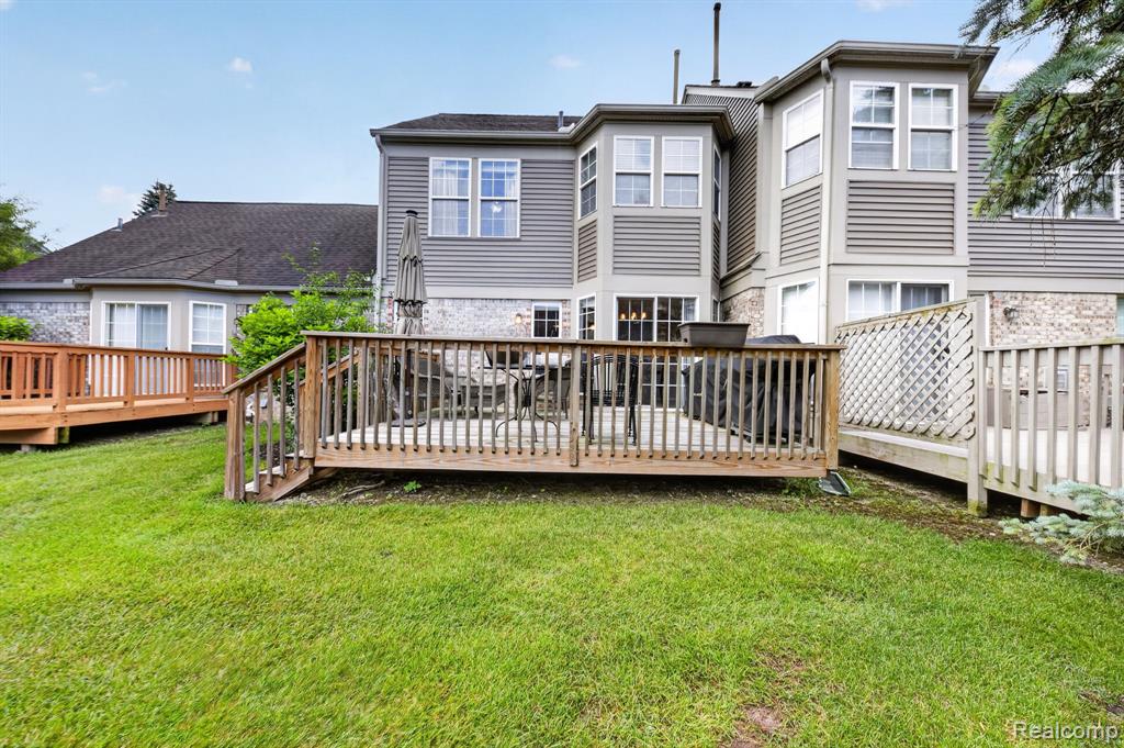 4554 Hunters Circle E, Canton, MI 48188 — Photo 32