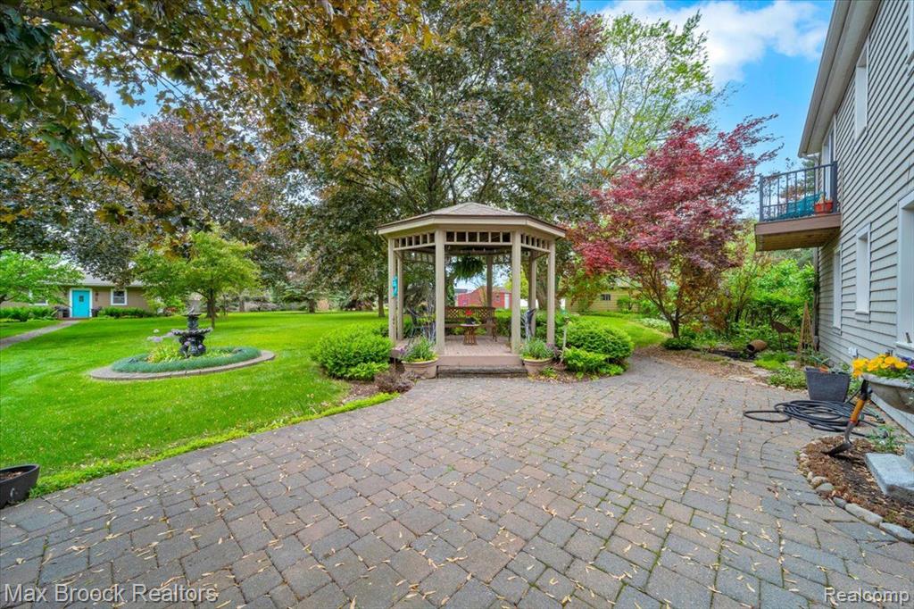 710 HARTLAND Drive, Troy, MI 48083 — Photo 34