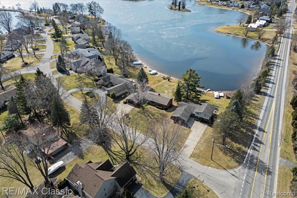 5197 SURFWOOD Drive, Commerce Twp, MI 48382 — Photo 21