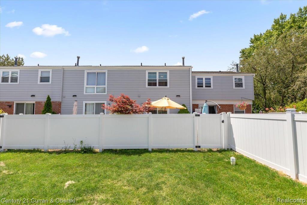 24582 OLDE ORCHARD Street, Novi, MI — Photo 3