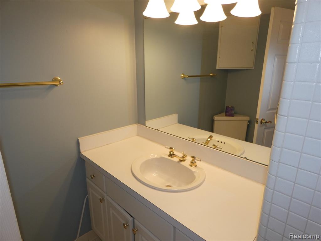 7122 Pebble Park Drive, West Bloomfield, MI — Photo 28