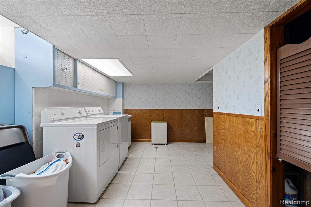 6248 LIVERNOIS Road, Troy, MI 48098 — Photo 44