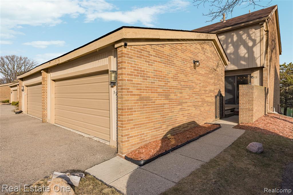 5273 Wright Way E, West Bloomfield, MI — Photo 52