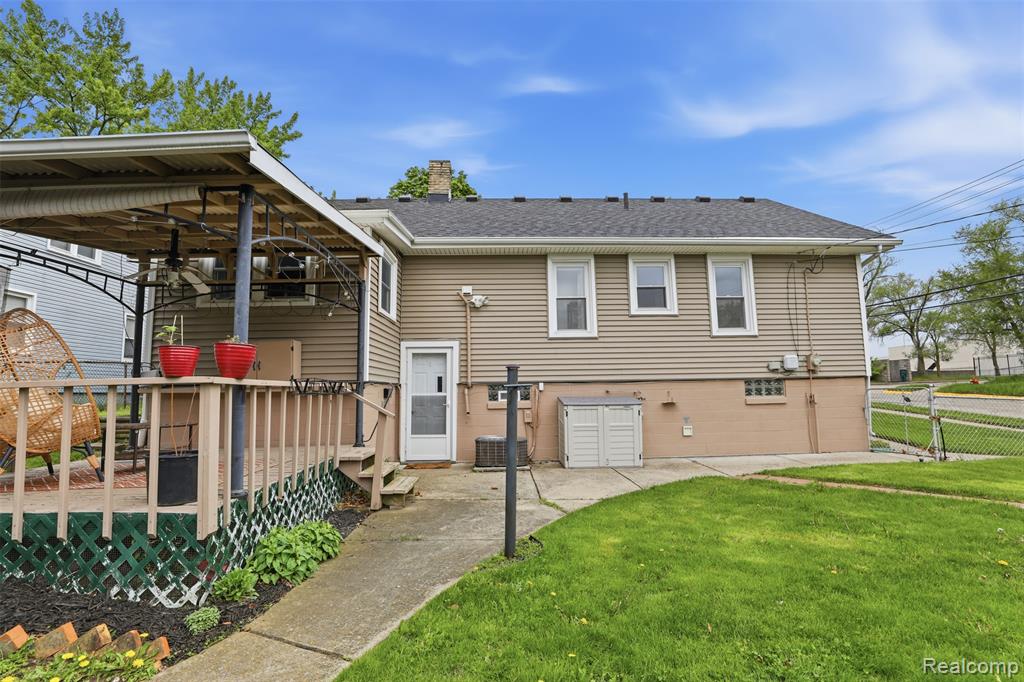 237 S Chocolay Avenue, Commerce Twp, MI — Photo 40