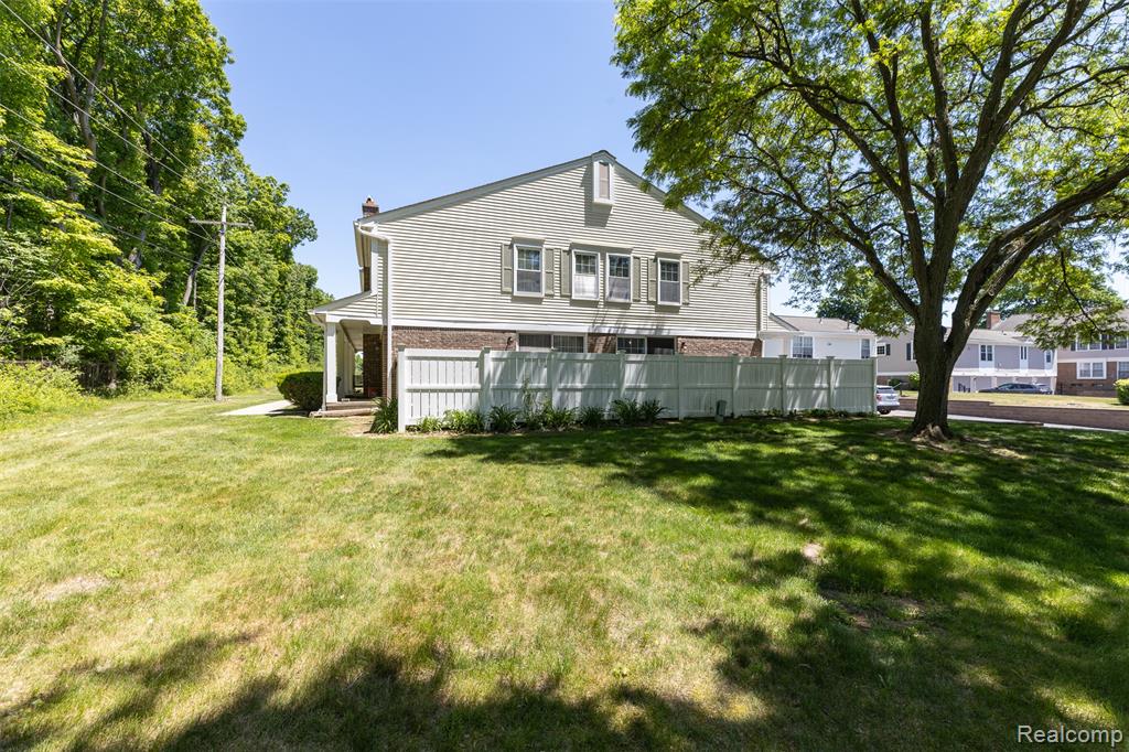 42126 Pellston Drive, Northville, MI 48167 — Photo 26