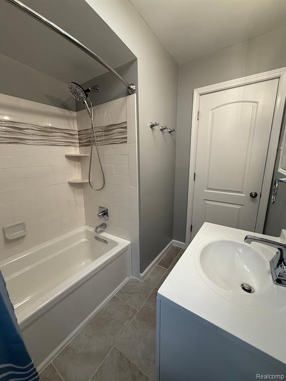 800 CAMBRIDGE Road, Berkley, MI 48072 — Photo 23