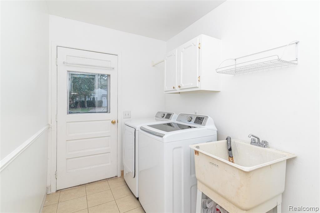 41975 Cherry Hill Road, Novi, MI — Photo 23