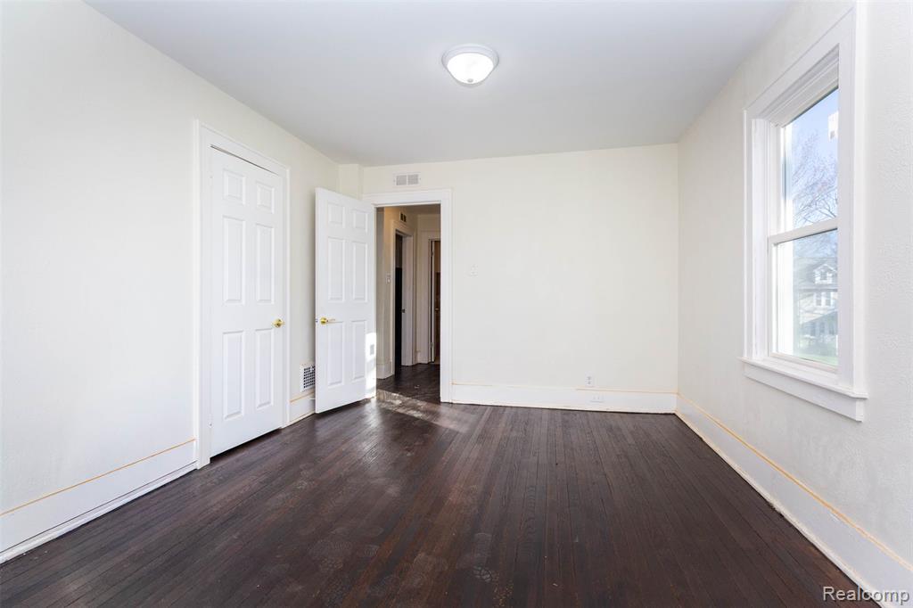 2261 Lawrence Street, Detroit, MI 48206 — Photo 17