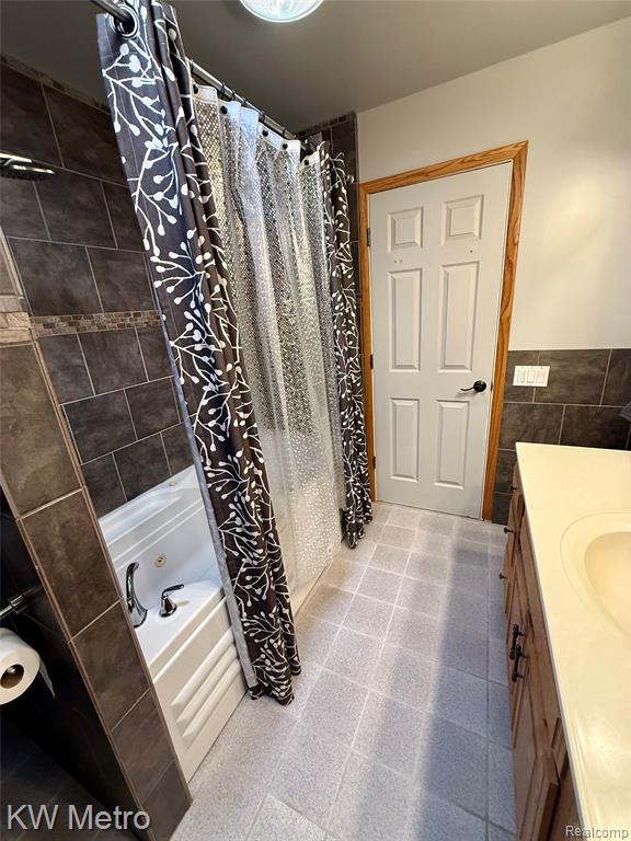 2949 E Hillside Drive, Midland, MI 48640 — Photo 14