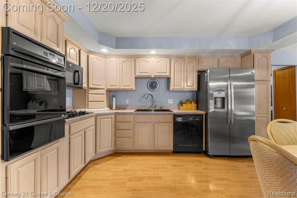 28237 W Huron River Drive, Flat Rock, MI 48134 — Photo 6