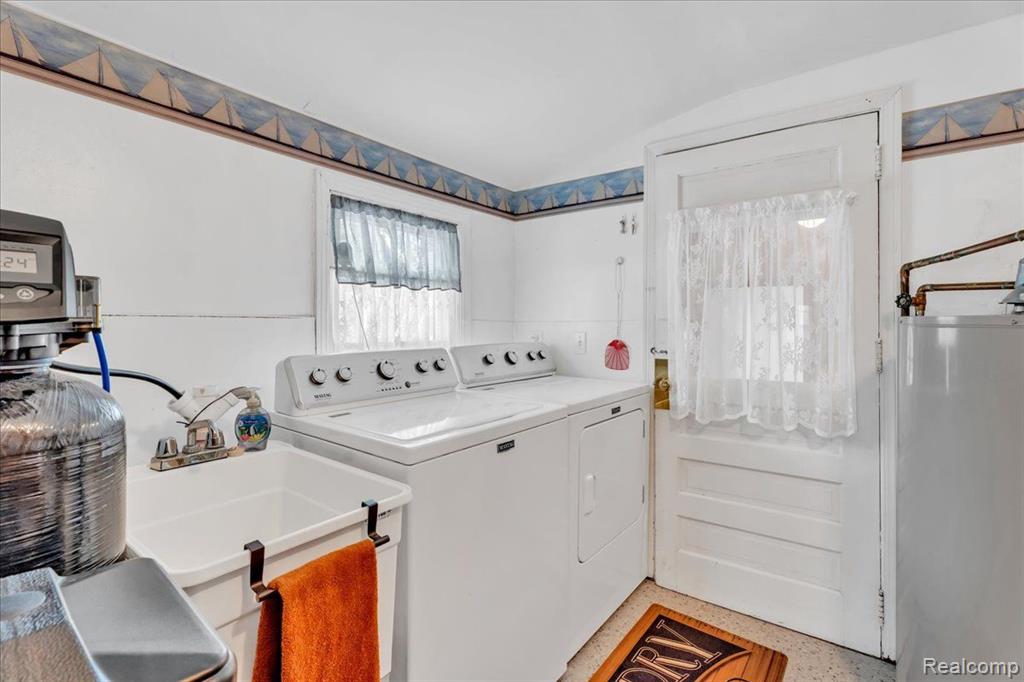 9055 CLINTON Street, Holly, MI 48442 — Photo 24