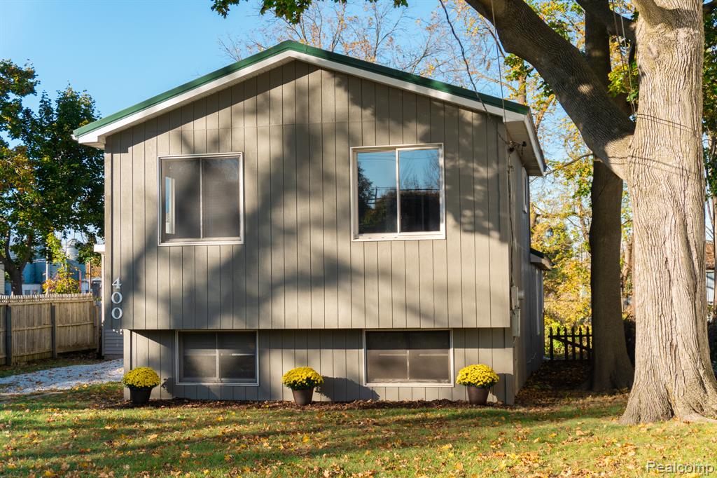 400 W MAIN Street, Durand, MI 48429 — front exterior